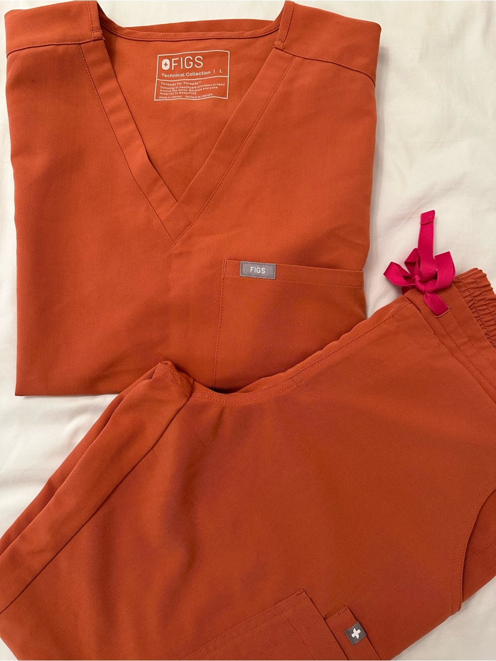 FIGS Terracota Women’s V-Neck Scrub Top and Pants